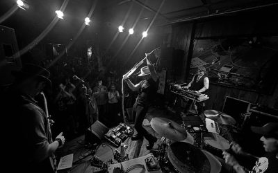 Track by Track | Amann & The Wayward Sons estrenan el single ‘Show Up Around’