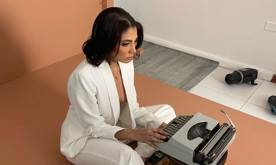 Libros | La escritora misteriosa KB sorprende con su nuevo podcast