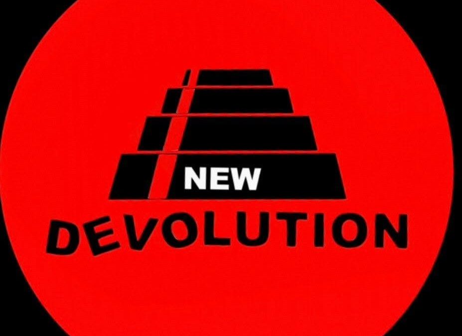 En vivo | New Devolution, el tributo oficial a Devo, se presentará en Barrio Italia
